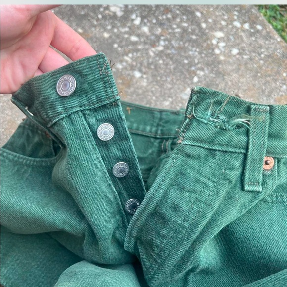 Vintage Green Levi’s - Picture 6 of 7